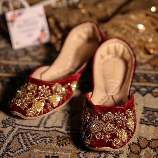 Scarlet Gold - Premium Jutti - Retro Walk