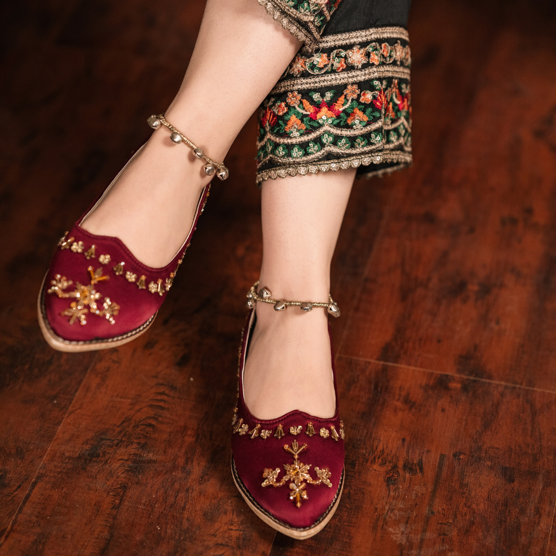 Savera - Handmade Embroidered Jutti - Khussa - 3