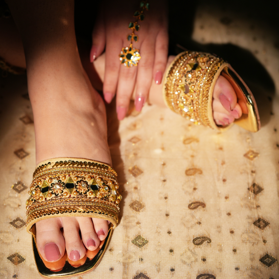 Sunehri β RetroWalk